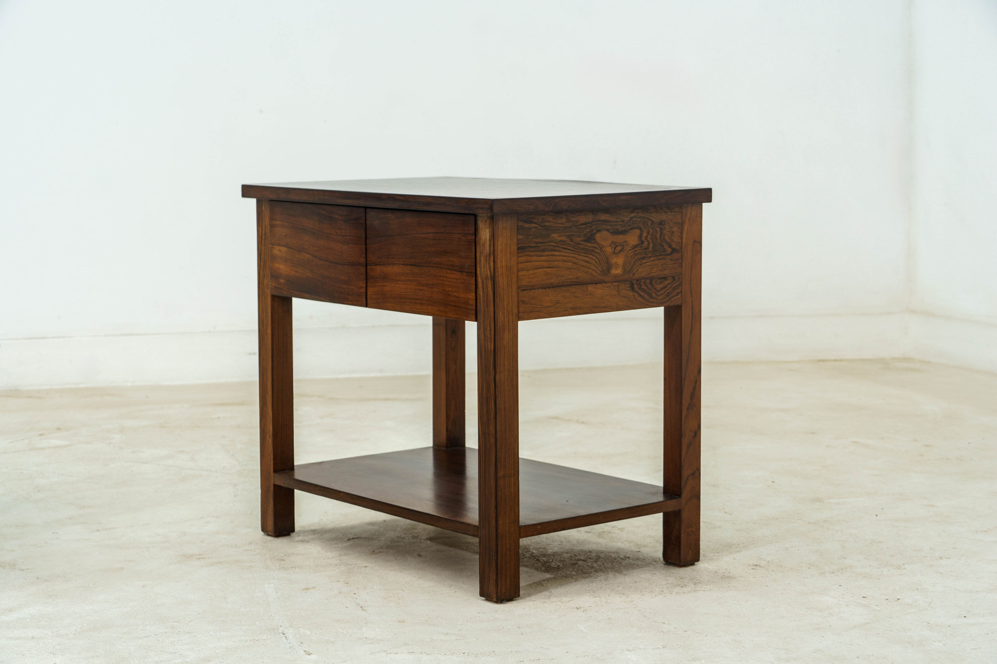 Celina Decorações | Mesa auxiliar | Déc. 1960